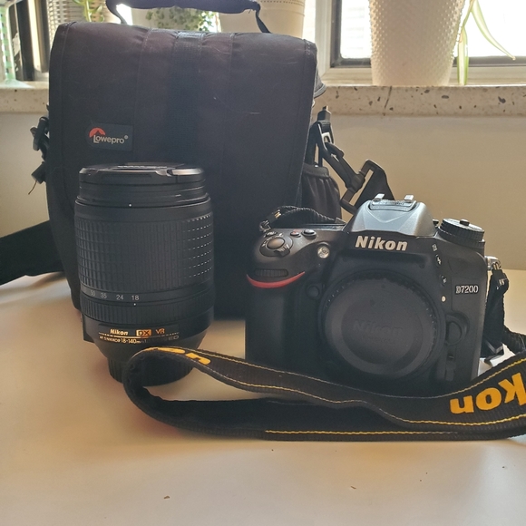 Nikon D7200 Digital Camera - Picture 2 of 10